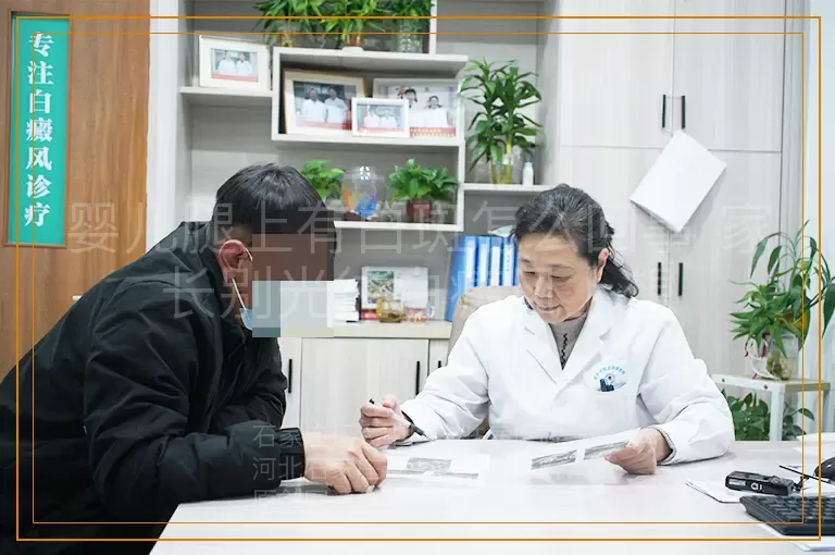 婴儿腿上有白斑怎么回事 家长别光往白癜风上想