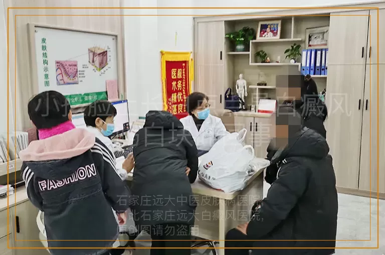 小孩脸上长白点点是白癜风吗白块咋回事