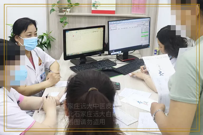 生完孩子发现乳房下边有白块怎么治